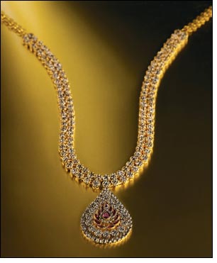 India Tanishq Unveils The Hi End Aleya Collection Fashion News Antique Jewellery Is Desirable Because Of Its Age Rarity Condition Utility And Other Unique Features It Also A Symbol Highest Social Stature