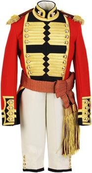 United Kingdom : Hainsworth provides uniform fabrics to Queen's guards ...