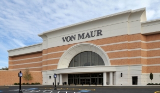 United States Of America : Von Maur Department Store opens second ...